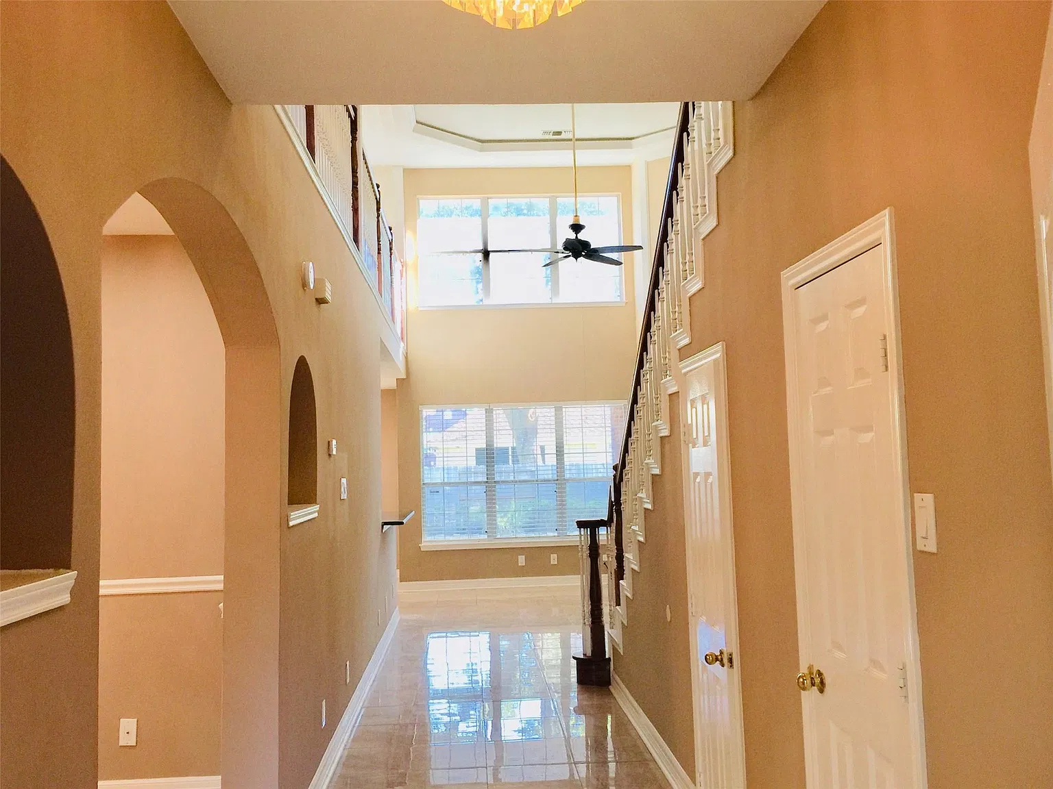 5 bed, 3.5 bath, 3343 sqft, $2,600 — Photo 4