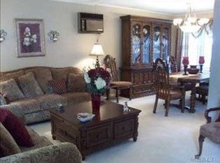 39 Martin Rd S, Bethpage, NY 11714