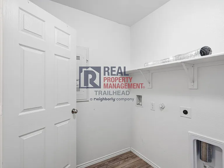 4501 Greenham Ln — Photo 15