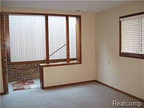 2nd image of 124 Pinewood Dr #19