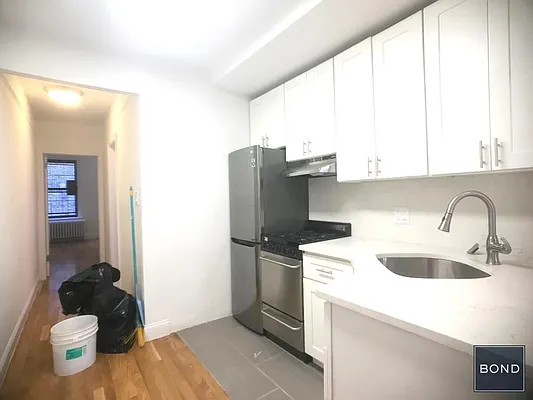 Rented by Bond New York | media 3