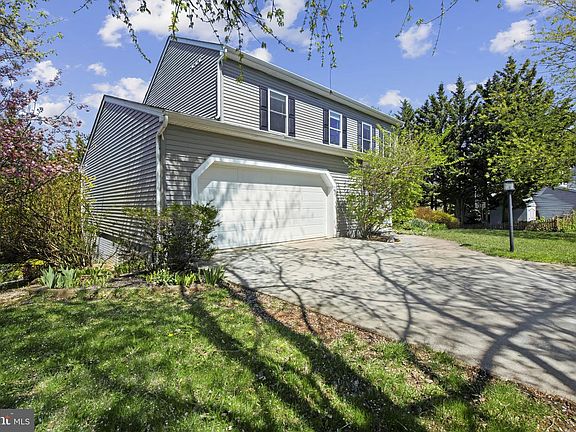 2nd image of 550 Yellow Lily Ct