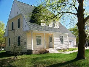 337 E Huron St photo 1