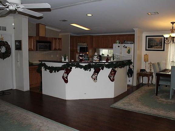 5th image of 204 Herbert St