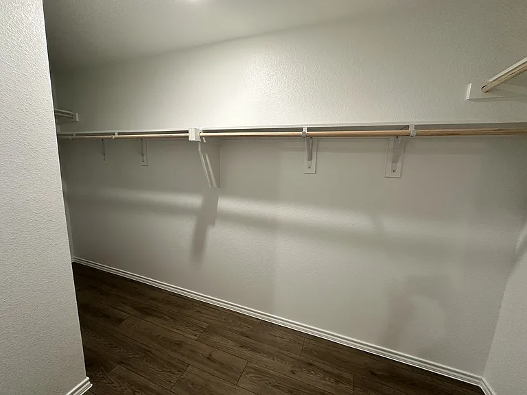 1153 Northfield Dr — Photo 13