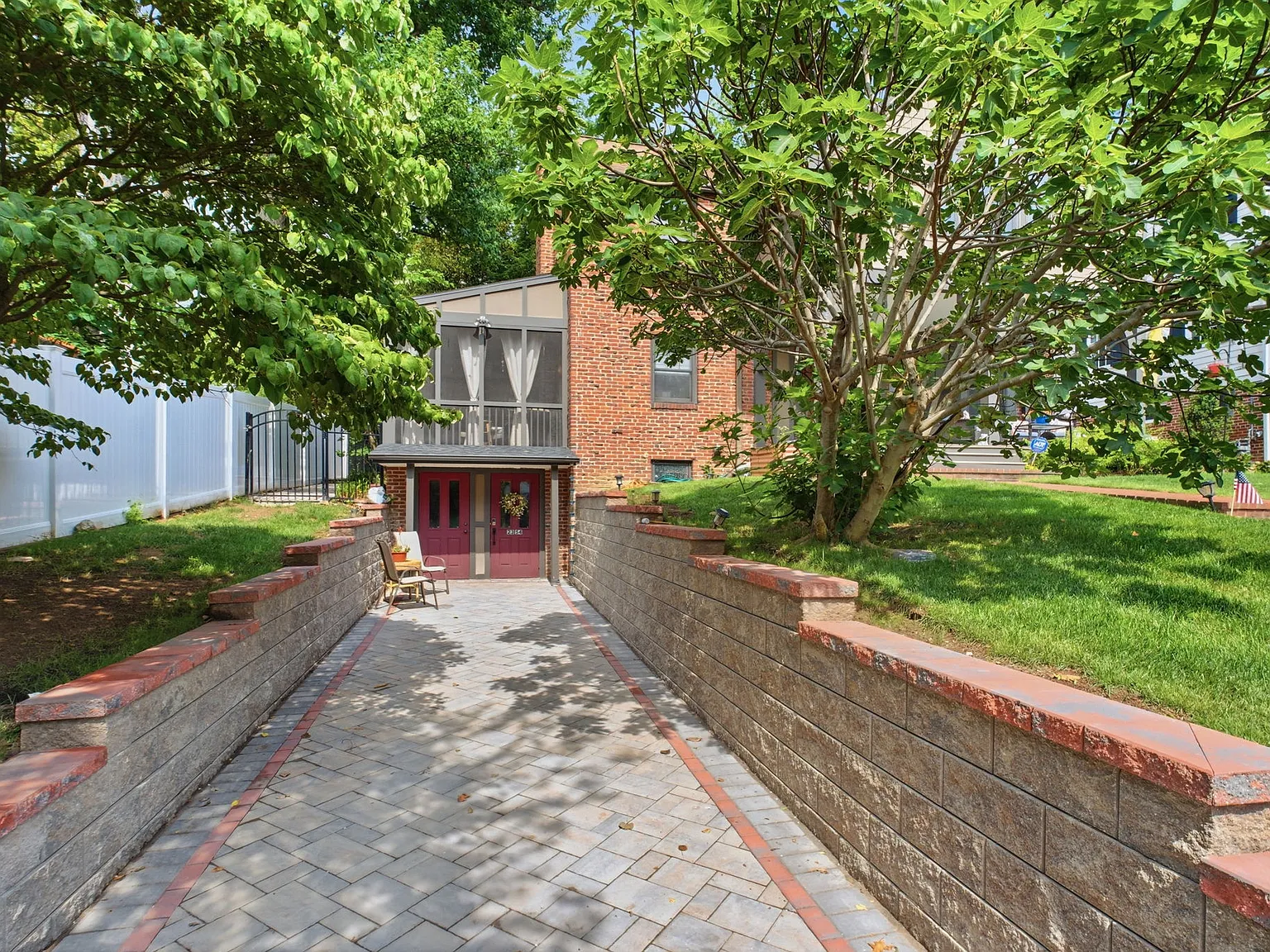 4 bed, 4.5 bath, 3123 sqft, $6,700 — Photo 3