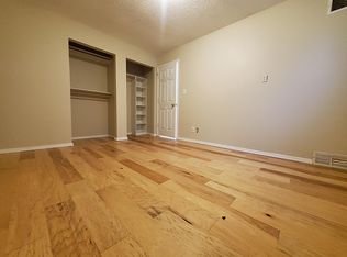 7214 E Castle Dr, Wichita, KS 67207