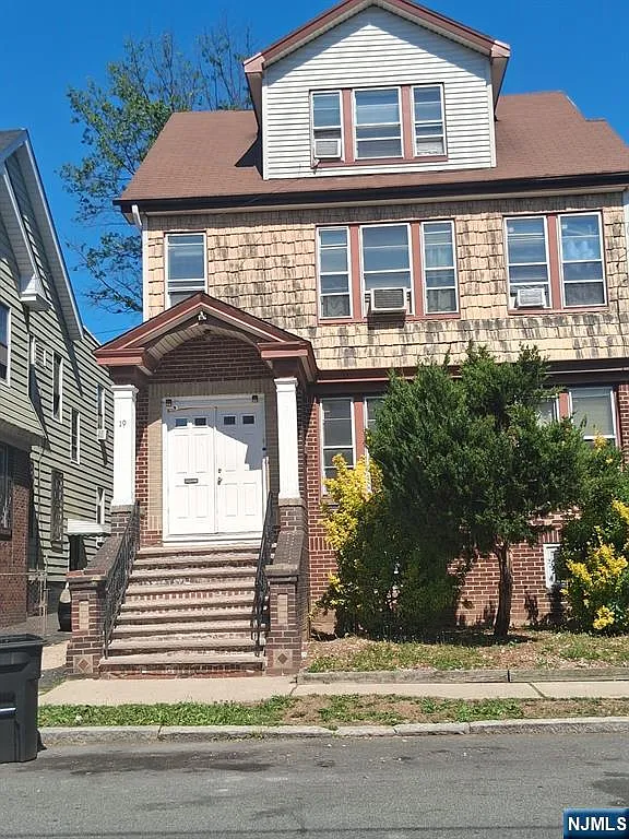2 bed, 1.0 bath, $1,900 — Photo 1