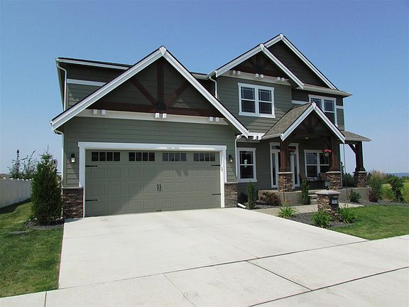 2nd image of 1818 S Clover Dr