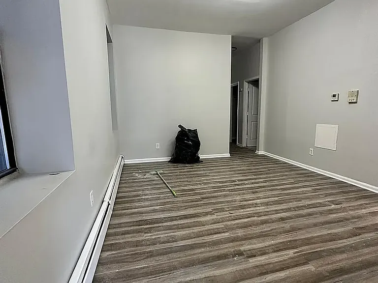 136 S 7th St #6R — Photo 3