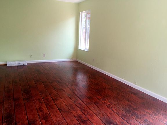 4th image of 652 Sanders Ave
