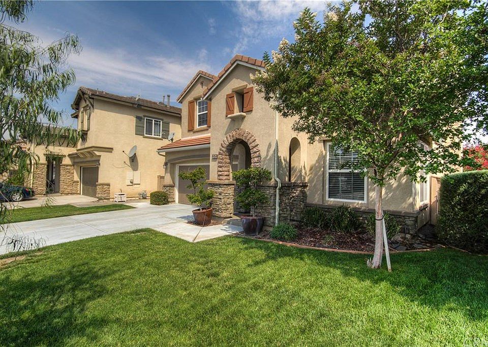2nd image of 44954 Checkerbloom Dr