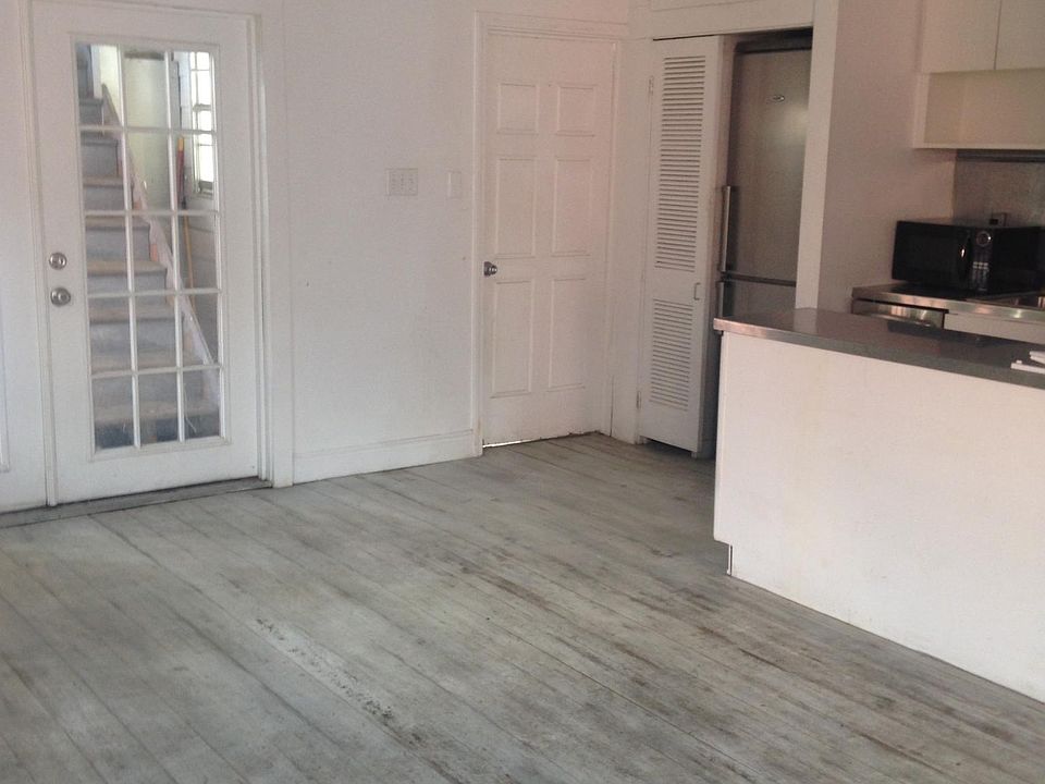 1st image of 3120 Laurel St APT A