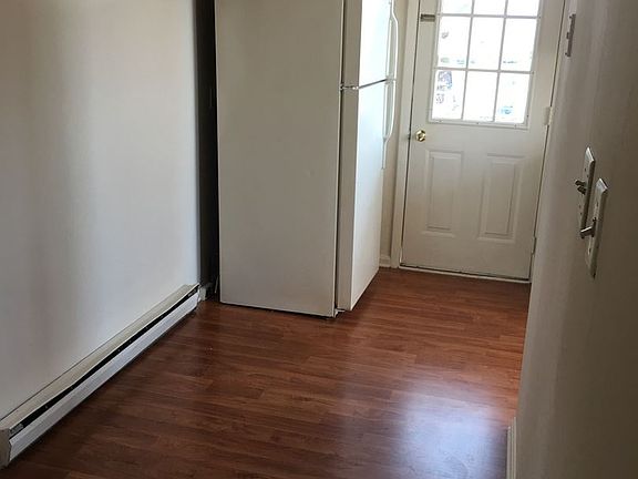 3rd image of 510 Salem Ave