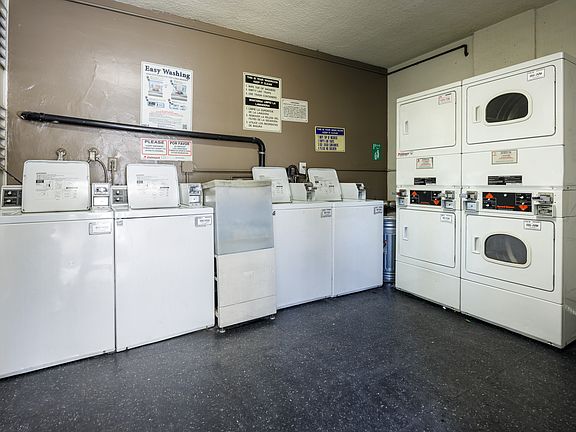 5th image of 7041 Coldwater Canyon Ave APT 5