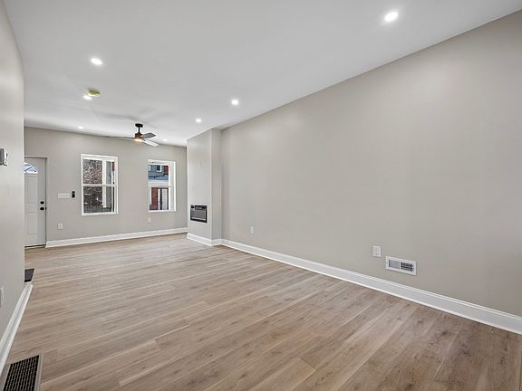 5th image of 5307 Addison St