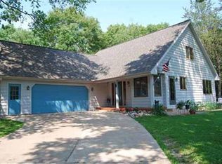 1240 Wellington Dr, Reedsburg, WI 53959