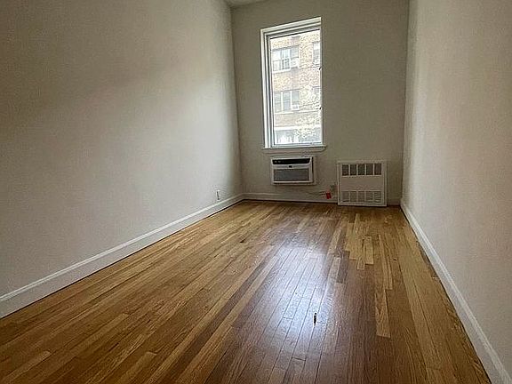 3rd image of 244 E 60th St APT 2B