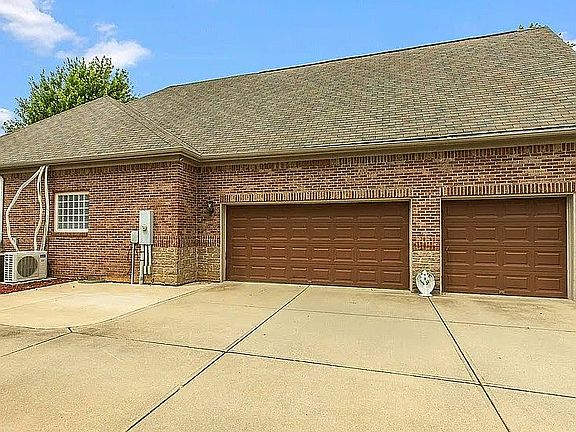 3 car garage