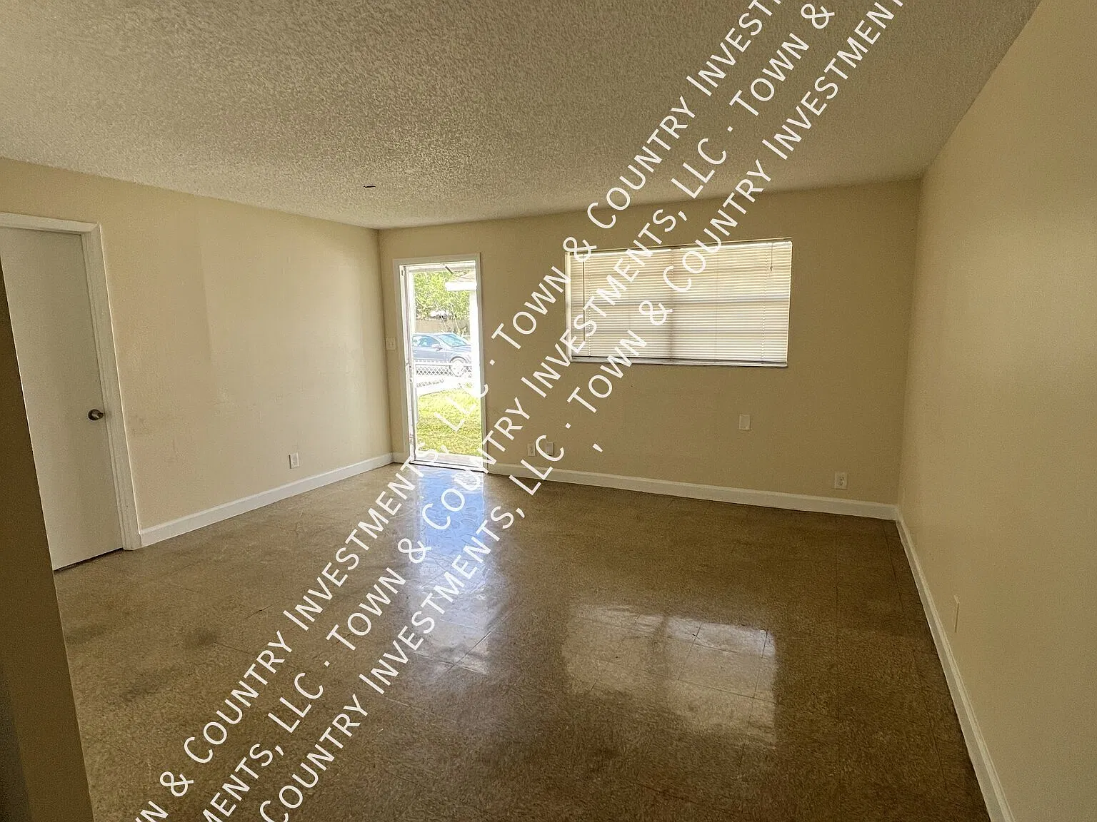 2 bed, 777 sqft, $1,900 — Photo 2