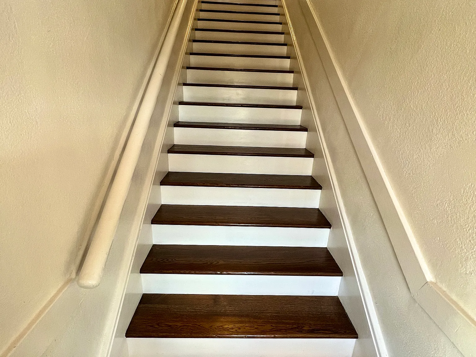 2 bed, 950 sqft, $3,400 — Photo 4