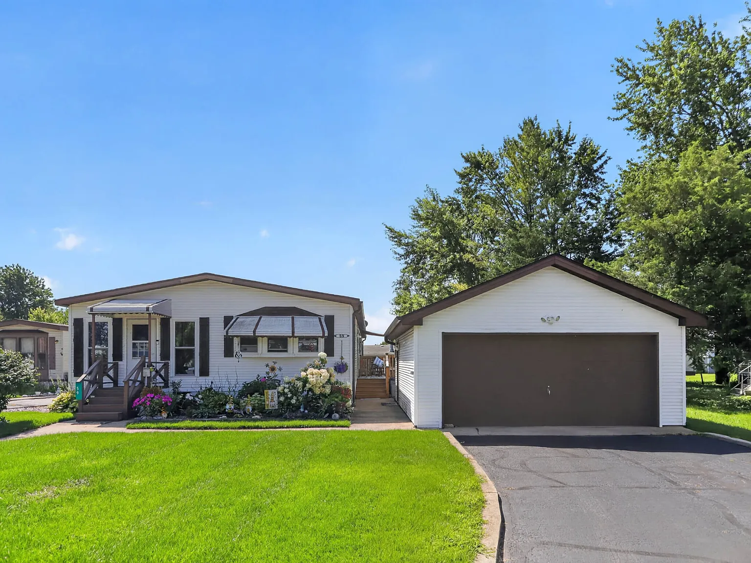 Maple Crest — Photo 4
