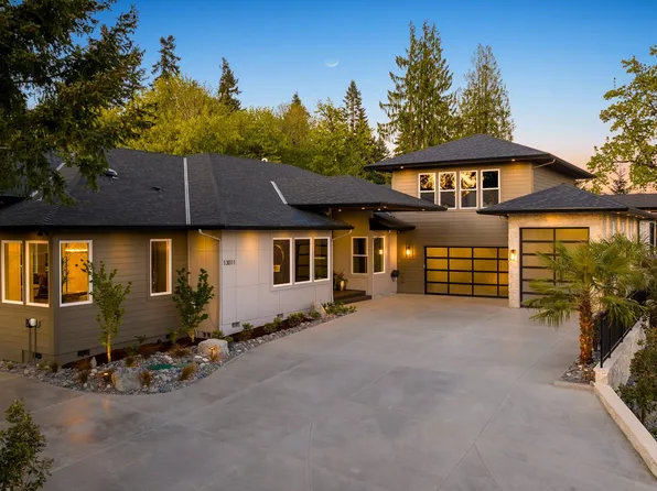 13011 NW 50th Ave, Vancouver, WA 98685