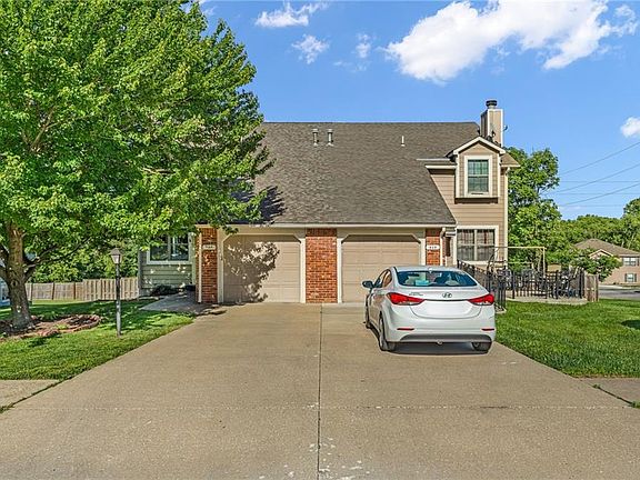 3rd image of 936 Alma Dr