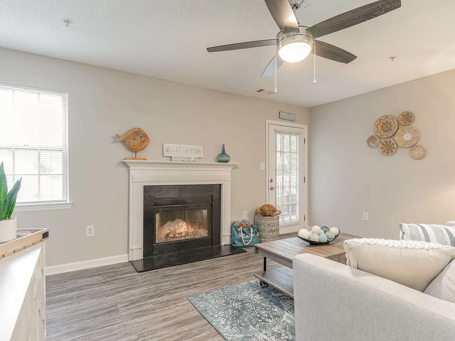 Litchfield Oaks Apartments — Photo 3