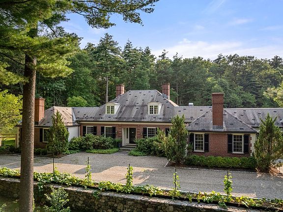 2nd image of 150 Pond Rd