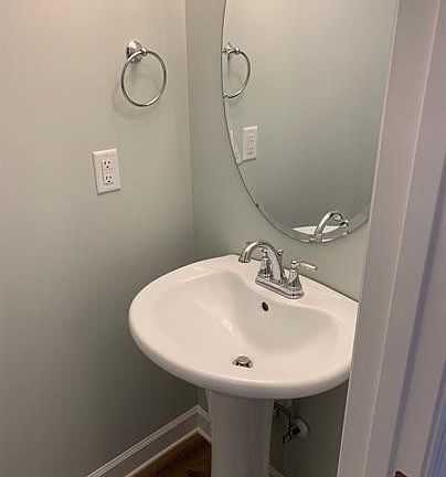 5th image of 2506 E Main St #F5