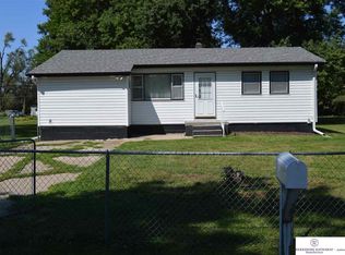 5218 N 11th St E, Omaha, NE 68110
