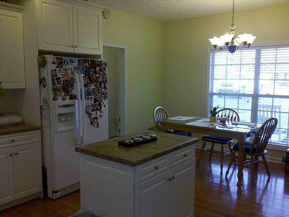 5th image of 3910 Hilltop Dr