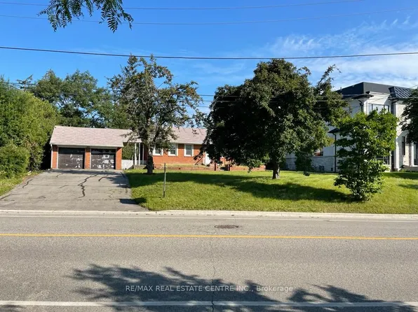 2431 Thorn Lodge Dr, Mississauga, ON L5K 1K8