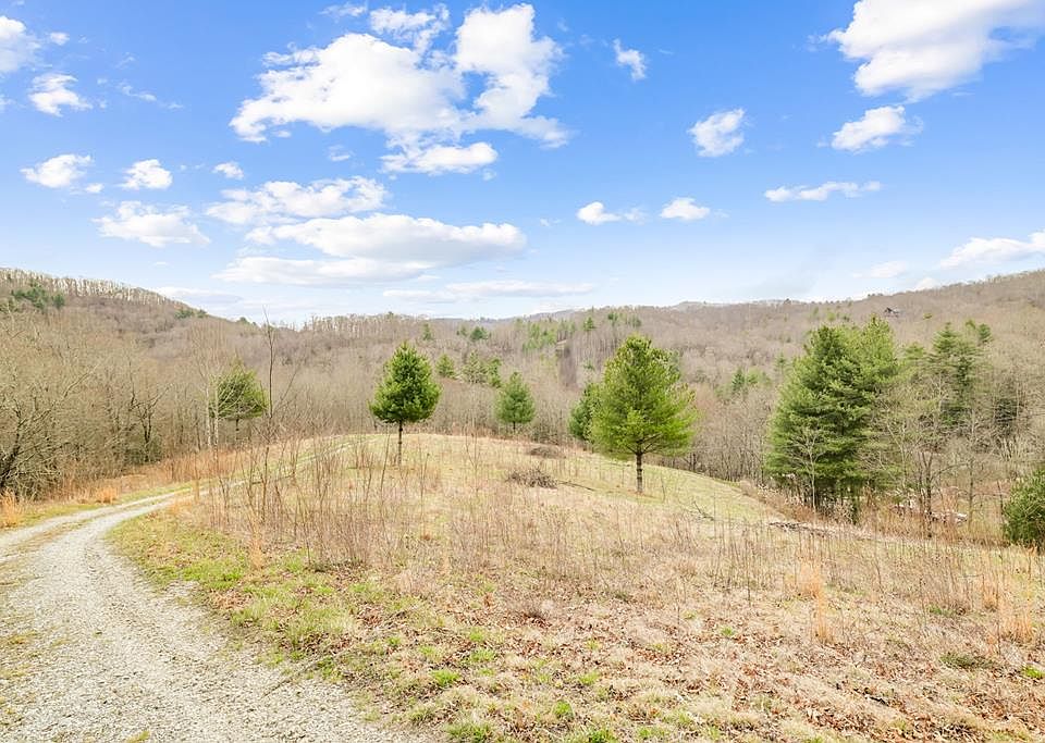 1st image of 527 Robinson Creek Rd