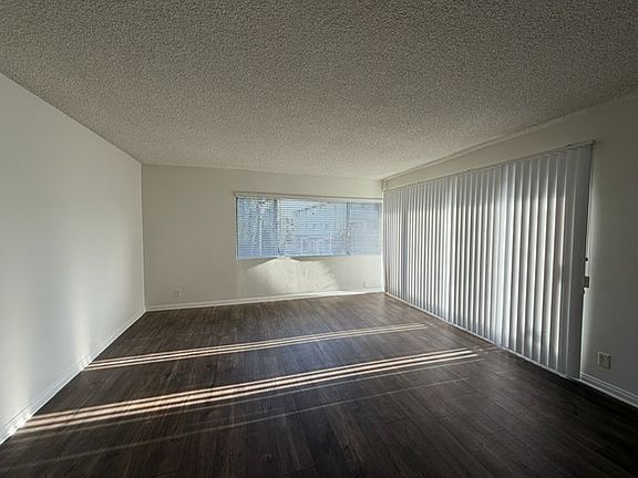 4th image of 1024 W 8th St #1