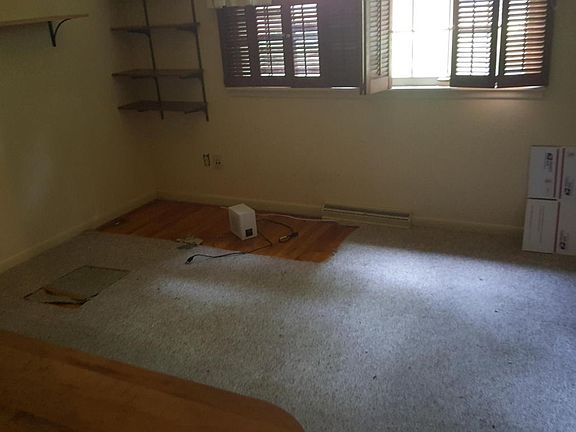 3rd image of 803 Skyline Dr