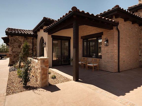 4th image of 115 S Rancho