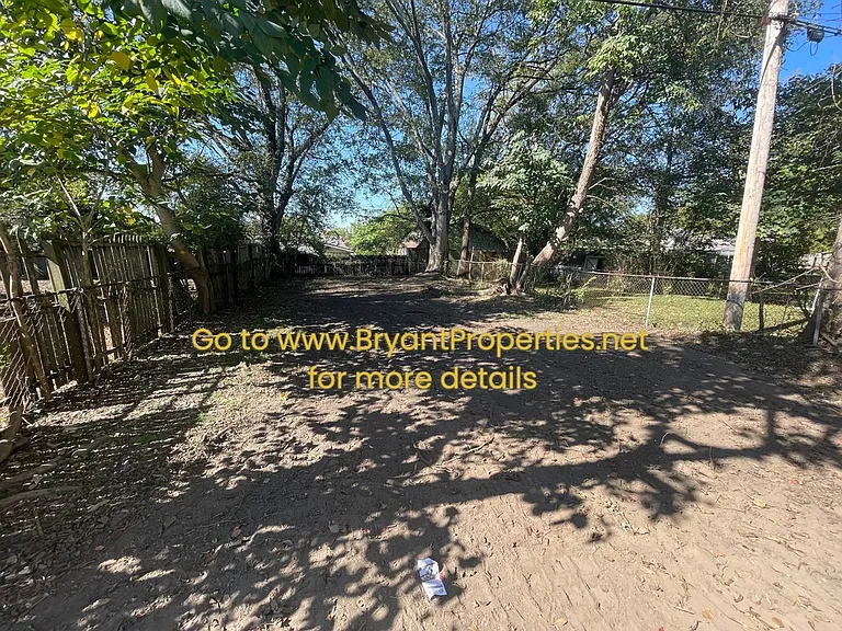 912 Bryan St — Photo 16