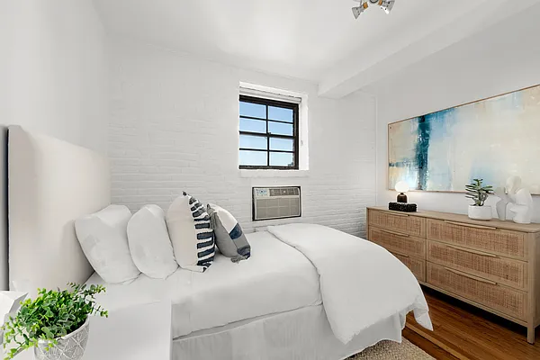 Sold by Compass | media 9