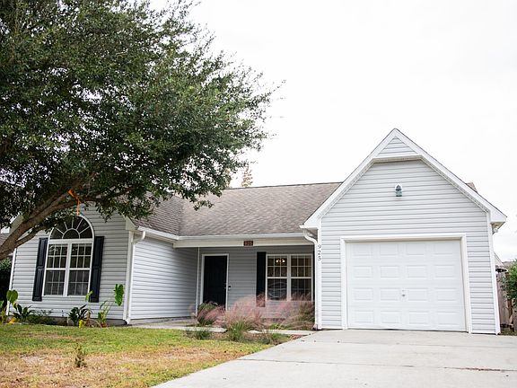 4th image of 925 Bobby Brown Cir