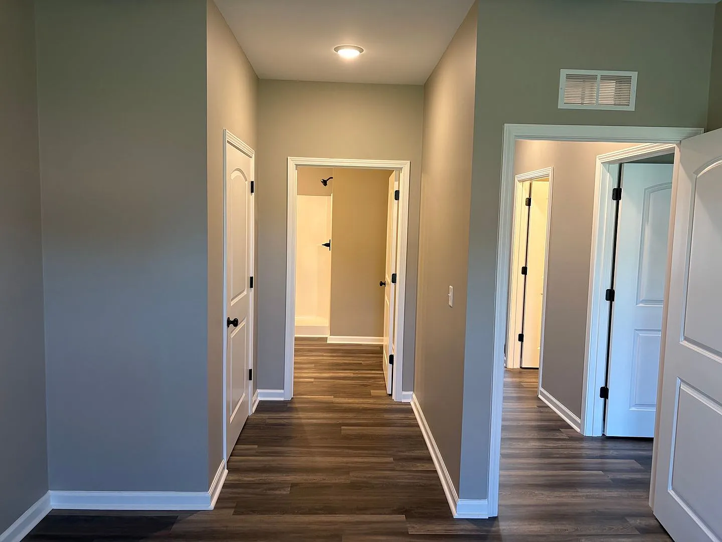 232 Calumet Dr — Photo 3