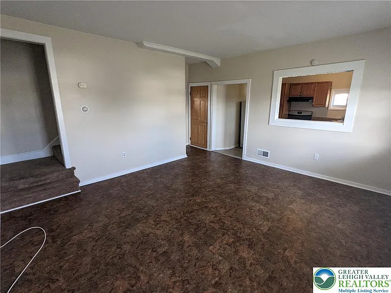 1627 Jill St — Photo 4