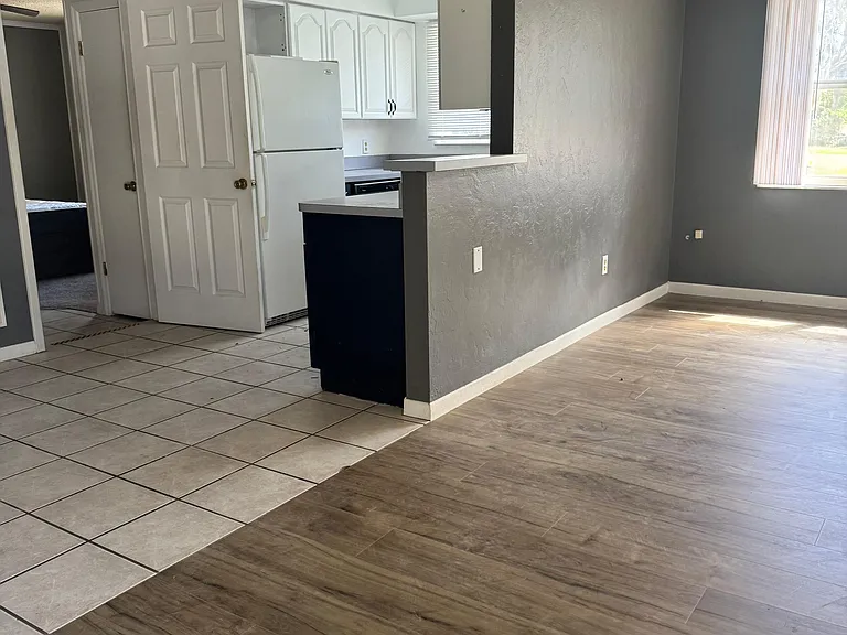 308 Violet Ln — Photo 32