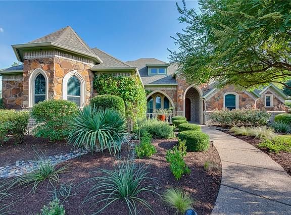 2nd image of 213 Copperwood Dr
