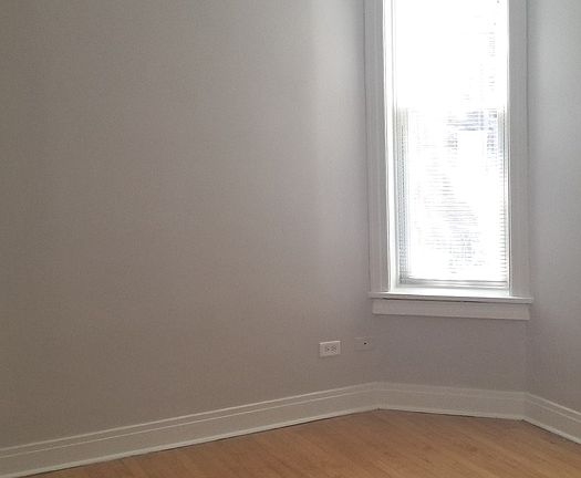 4th image of 653 W Aldine Ave APT 1