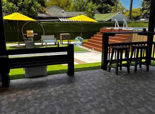 7151 Pershing St, Hollywood, FL 33024