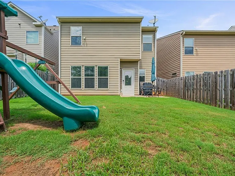 4940 Breezewood Cir — Photo 33