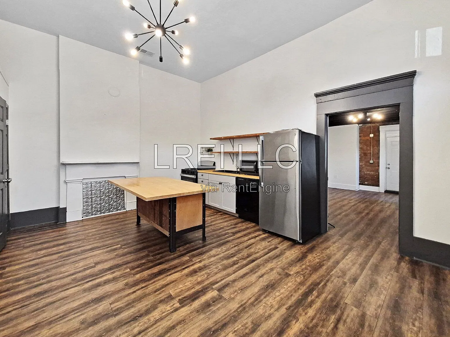 2 bed, 1.0 bath, 1269 sqft, $1,400 — Photo 4