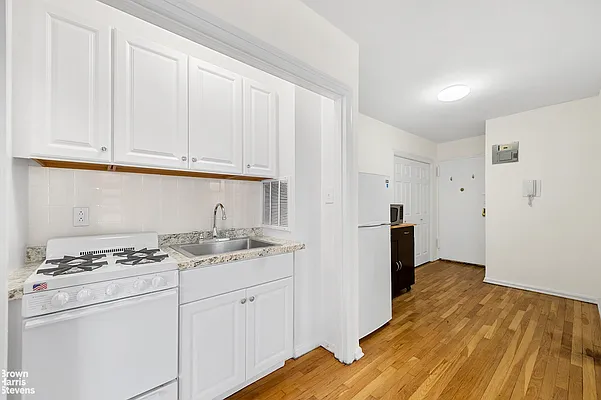 Rented by Brown Harris Stevens | media 7